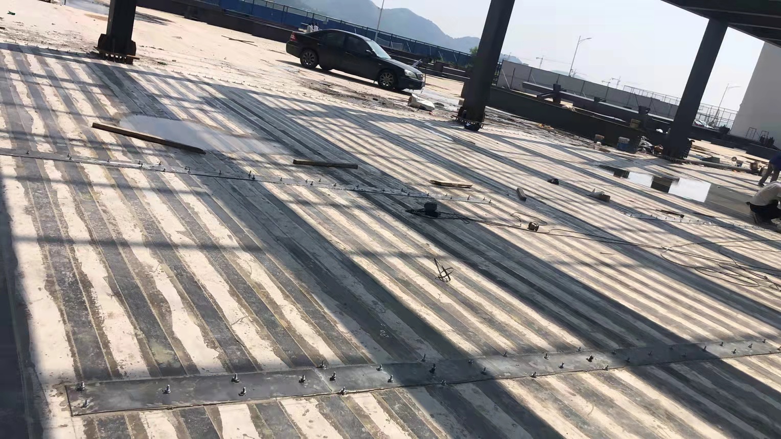 浩口原种场恒星科技学院体育馆结构加固